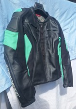 Veste blouson moto en cuir Dainese  Taille 38-- A0180
