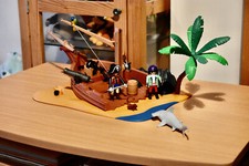 PLAYMOBIL réf 4136 ilôt pirates