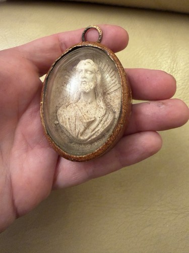 Ancien medaillon reliquaire - medaillon,