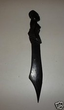 IMPORTANT COUPE PAPIER, OUVRE LETTRE EN PALISSANDRE, BUSTE FEMME NUE AFRICAINE ?