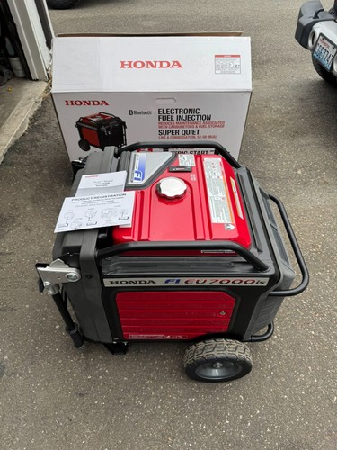 New honda eu7000is gas - new,