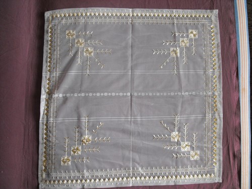 Belle nappe ancienne - , tulle