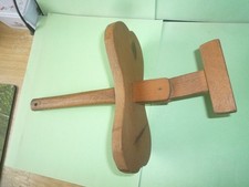 ancienne crecelle ou claquet - Alsace