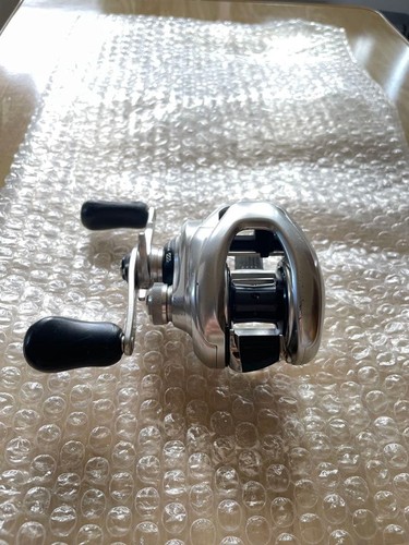 Moulinet pêche gauche - de,