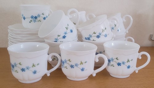 Lot pièces tasse à - 24,