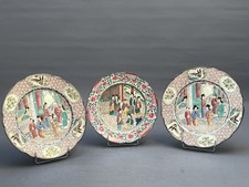 3 Assiette porcelaine Signée