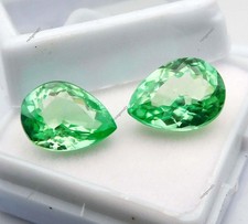 Paire de pierres précieuses