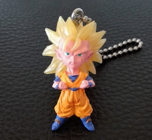 Figurine porte cles udm - cles, 14