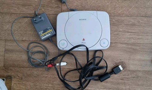 Lot consoles ps1 et psone - 2,