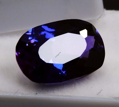 Coussin violet tanzanite