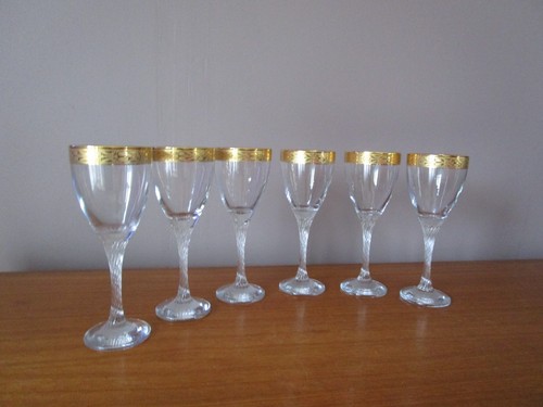 Verres vin à pieds - à,