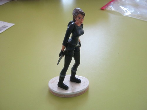 Figurine lara croft tomb - lara,