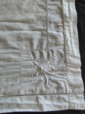 Jolie Taie D'oreiller ancienne plusieurs Jours et broderie dans les angles