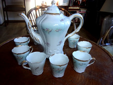 Partie de service à café en porcelaine du XIX ème