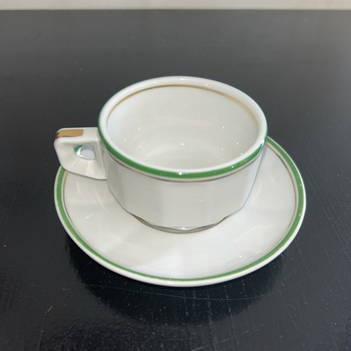 Tasse sous the - v1,