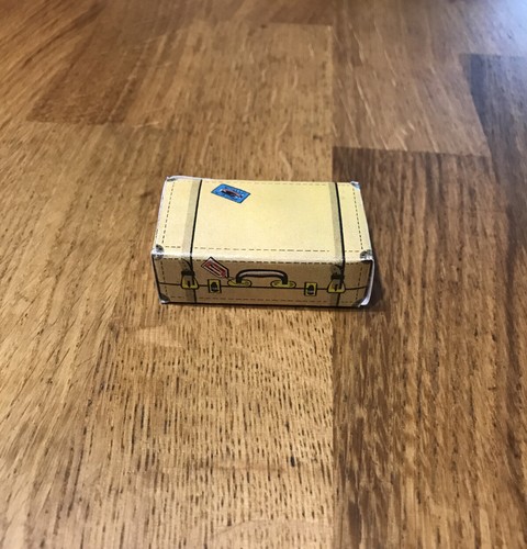 Valise jaune pour - , autocar