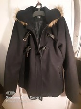 Manteau noir chaud à capuche
