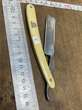 Outil De Barbier, ancien coupe choux rasoir Signé Réf N.4