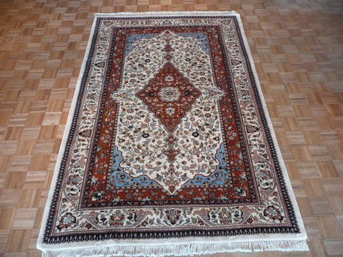 Hand knotted ivory - x,
