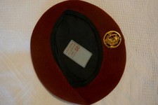 béret militaire TAP parachutiste amarante avec insigne troupes aéroportées