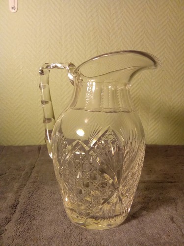 Broc eau cristal signé - à,