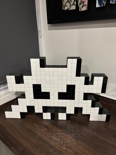 Invader banksy walled off - invader,