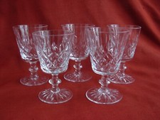 CRISTAL DE LORRAINE,SERIE DE 5 VERRES A VIN EN CRISTAL TAILLE, DEBUT XXème.