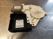 MOTEUR LEVE VITRE AVANT DROIT VW VOLKSWAGEN GOLF 5+ 2.0 TDI PH1 5M0839402G