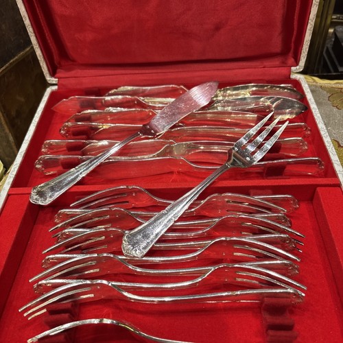 Service poisson metal - service, a