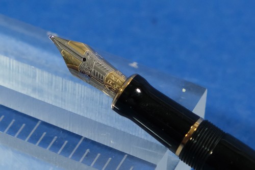 Parker duofold 18k nib - m,