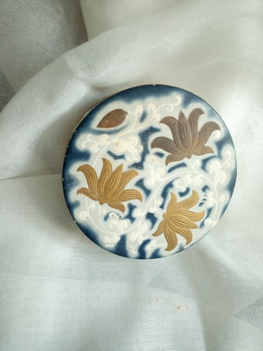 Boîte poudre ancienne de - à,