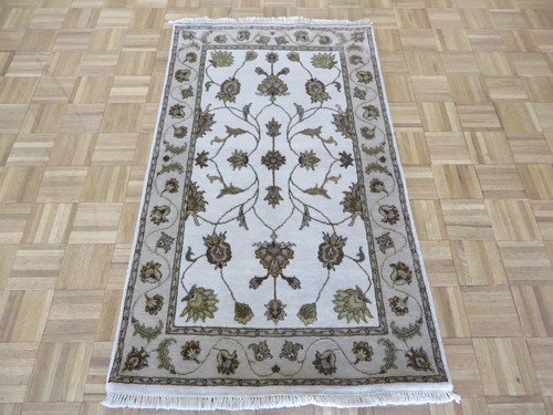 Hand knotted ivory - 5,