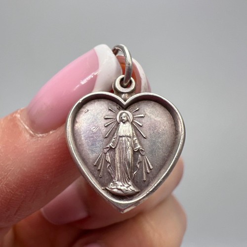 Ancien pendentif médaille