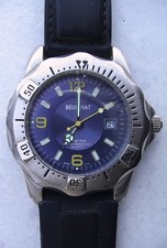 Belle montre de plongée de