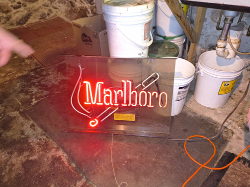 Marlboro lighted neon - lighted,
