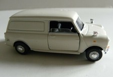 1/43 MINI VAN crème Cararama