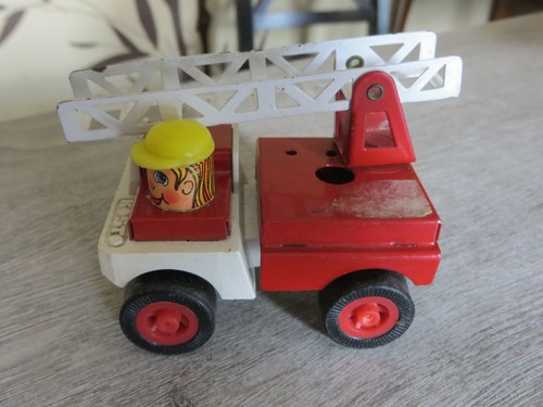 Petit camion pompier - petit,