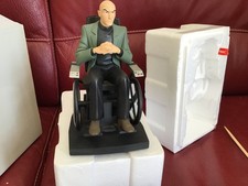 staue professor X hard hero maquette