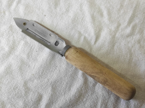 Ancien eplucheur econome - eplucheur, le