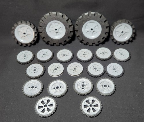 Lot knex wheels - of,