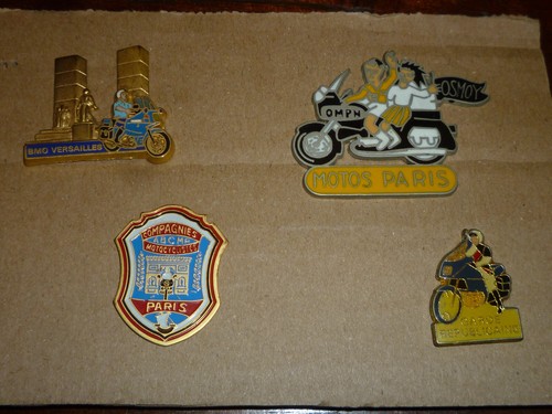 Pin badge motard - pin's,