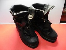 Anciennes chaussures de montagne CONTINENTAL-  Varappe - de Ski -1960 -Etat neuf