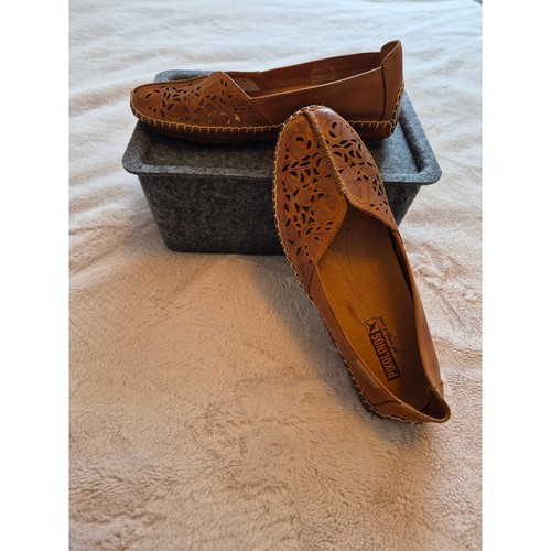 Pikolinos brown leather