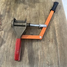 BOUCHONNEUSE - BOUCHEUSE -