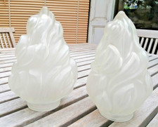 deux anciennes tulipes flamme art-déco  en verre pressé moulé applique lustre