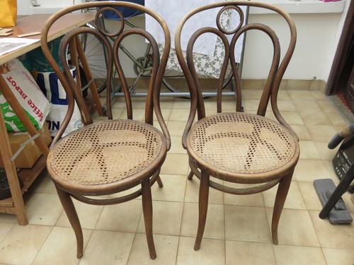 Deux chaises bistrot