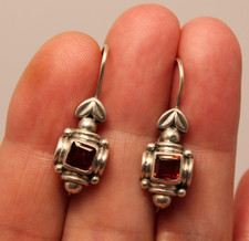 Anciennes Boucles d'Oreilles Dormeuses Pendantes en Argent Massif 925 et Grenats
