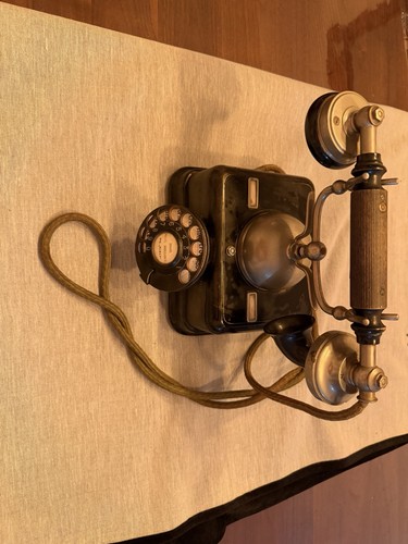 Téléphone fixe vintage noir