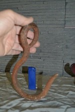 Très gros crochet ancien en