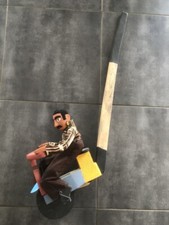 Jouet en bois à pousser ancien personnage marionnette sur son vélo vintage